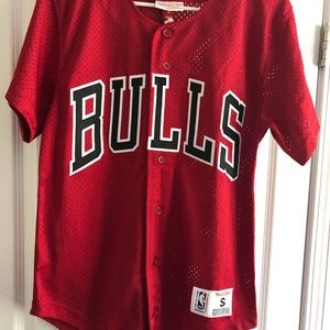Mitchell & Ness Bulls Button-Up Jersey
